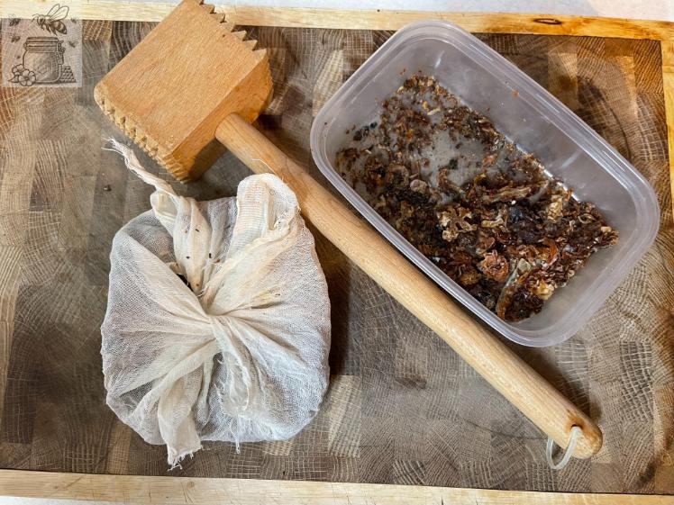 cleaning propolis