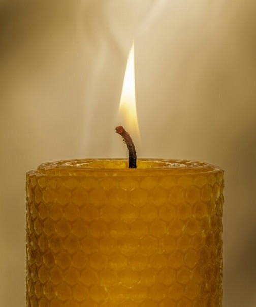 beeswax_candle_burning